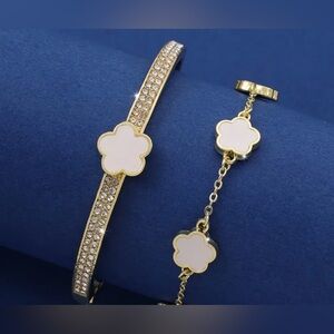 🔥4 For $25🔥

New 2pcs/Set - Romantic Five Petals Flower Zircon Bracelet set